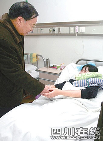 河北省記協(xié)主席看望樂(lè)倩